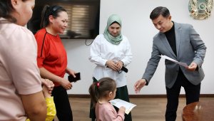 Сертификаты на бесплатное посещение частных детсадов подарили в Алматы