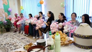 Наурызнама: День семейных ценностей отпраздновали в алматинском роддоме