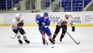 В Алматы прошел хоккейный матч в честь 35-летия вывода советских войск из Афганистана
