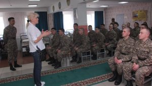 Солдатские матери довольны условиями службы в Алматы