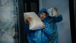 Сбор гуманитарной помощи в Алматы пострадавшим от наводнения регионам продолжается
