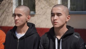 Братья-близнецы из Алматы пополнили армейские ряды