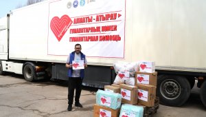 Фура с гуманитарной помощью отправилась из Алматы в Атырау