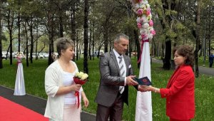 «Алматы – наш общий дом»: в мегаполисе открыли Аллею молодоженов