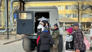 Более 400 женщин родили во время эвакуации в Казахстане
