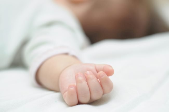 О состоянии найденного в арыке ребенка рассказали алматинские врачи