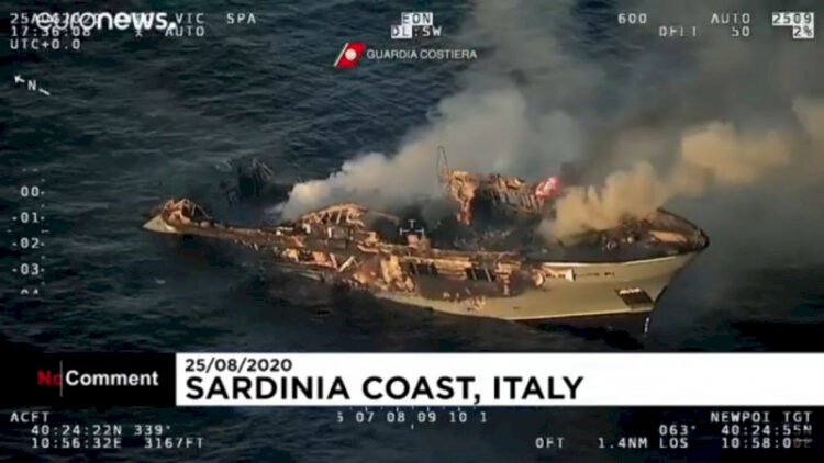 Яхта с гражданами Казахстана загорелась в Италии