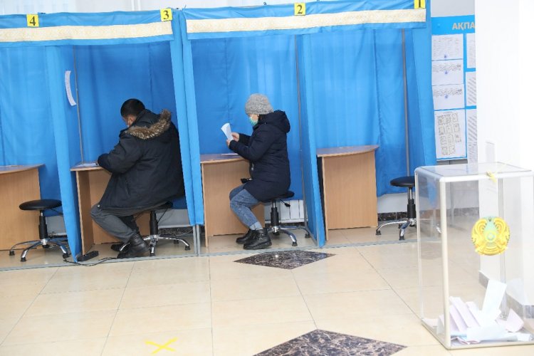 Свыше 100 тысяч алматинцев проголосовали за первые часы выборов