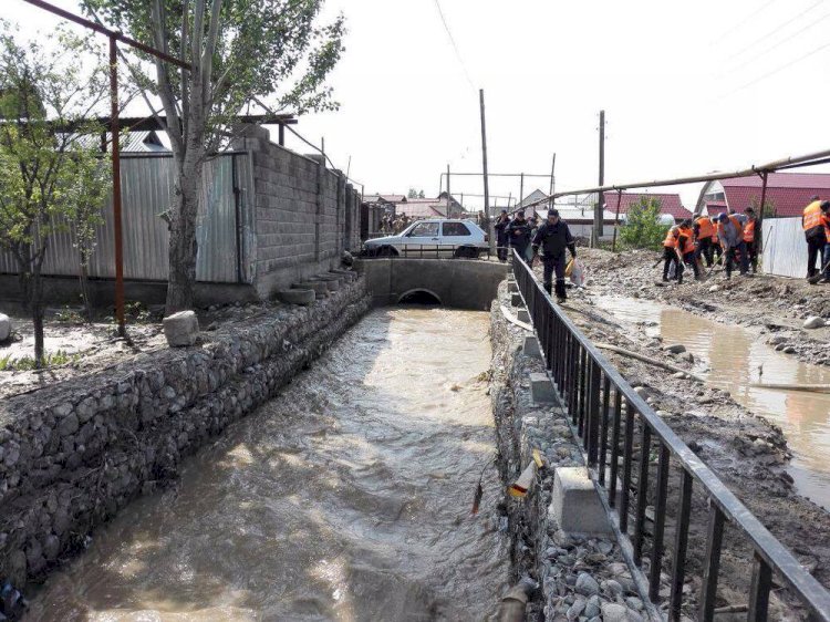 ДЧС предупреждает об угрозе паводков на реках Алматы