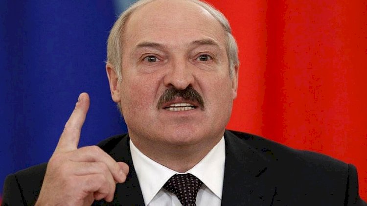 Лукашенко посоветовал отказаться от смартфонов из-за американской слежки