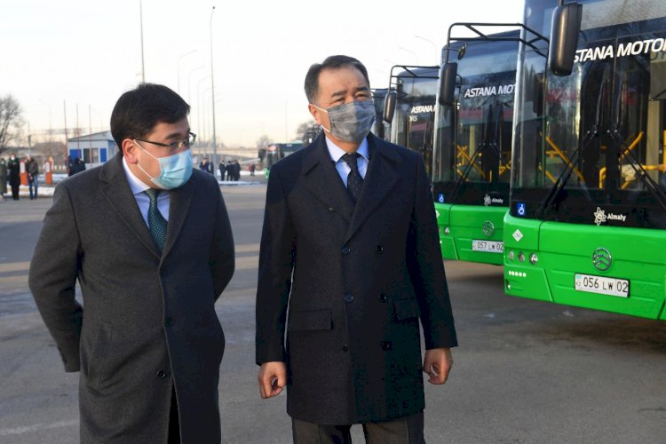 Бакытжан Сагинтаев запустил на городские маршруты 41 экологичный автобус