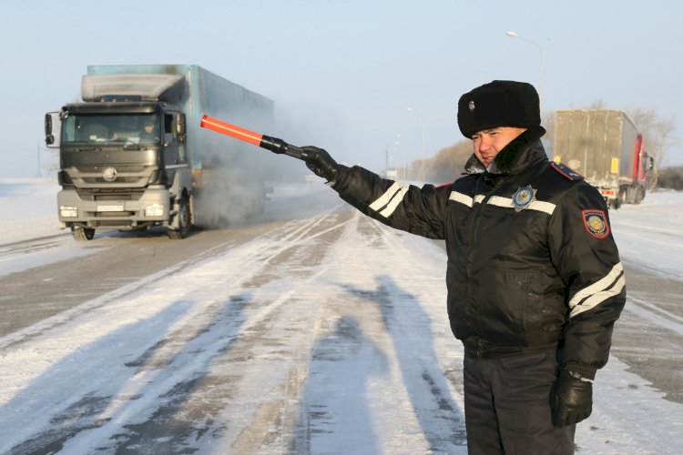 В двух областях и столице РК ограничили движение автотранспорта