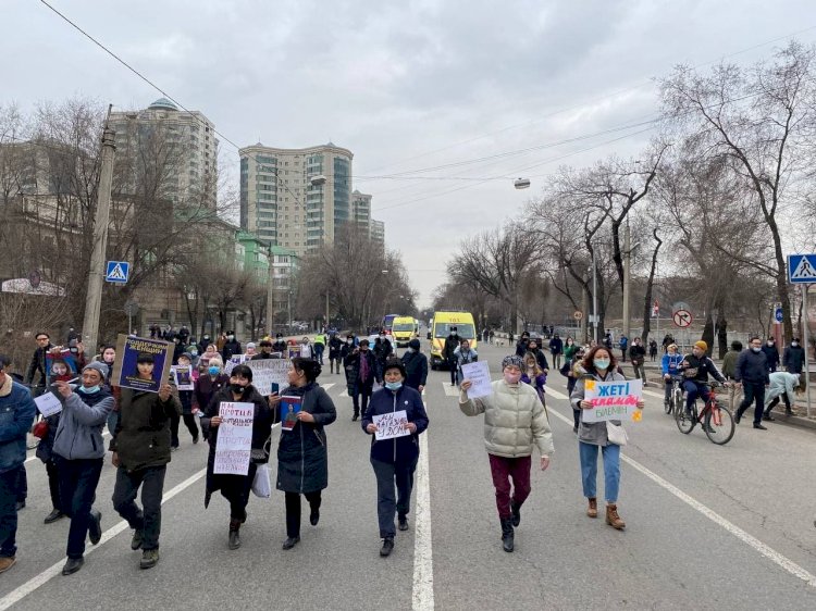 В Алматы прошел митинг за права женщин