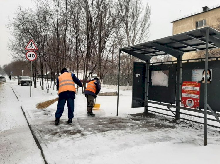 В Алматы полным ходом идут работы по уборке снега