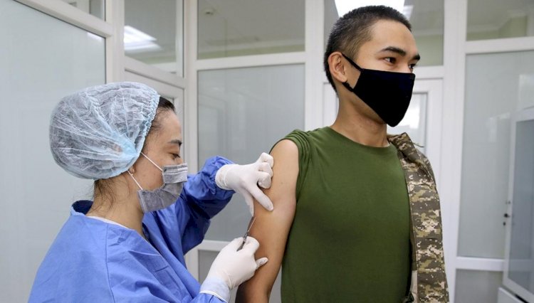 Более 12 тыс. человек вакцинировались от коронавируса в армии Казахстана