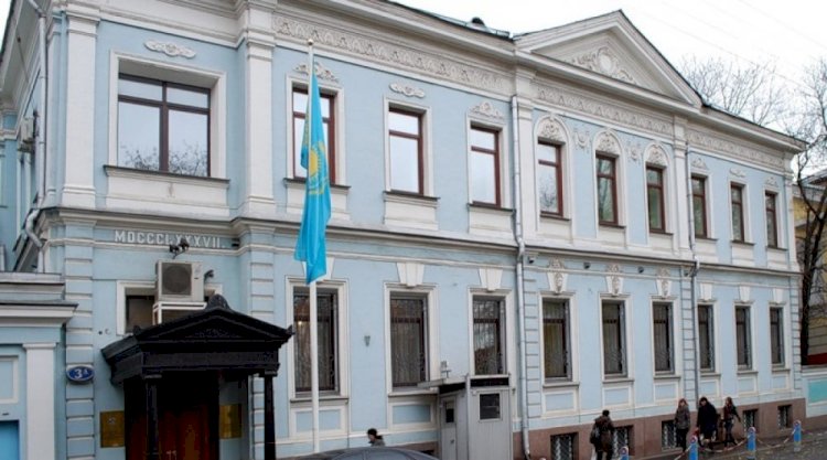 Консульский отдел посольства Казахстана в Москве приостановит прием граждан