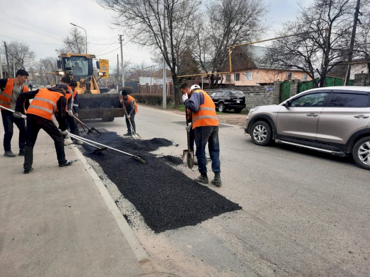 Почти 57 тыс. кв. м дорожного полотна отремонтировано в Алматы