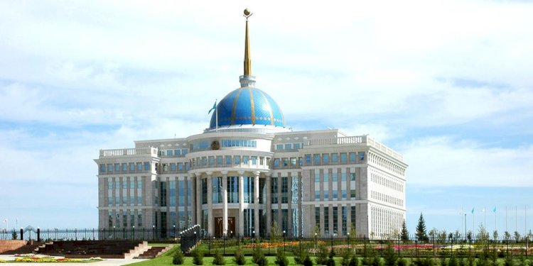 Касым-Жомарт Токаев принял посла Китая в Казахстане Чжан Сяо