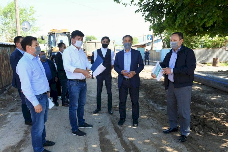 Бакытжан Сагинтаев проверил ход дорожно-строительных работ в Новом Алматы