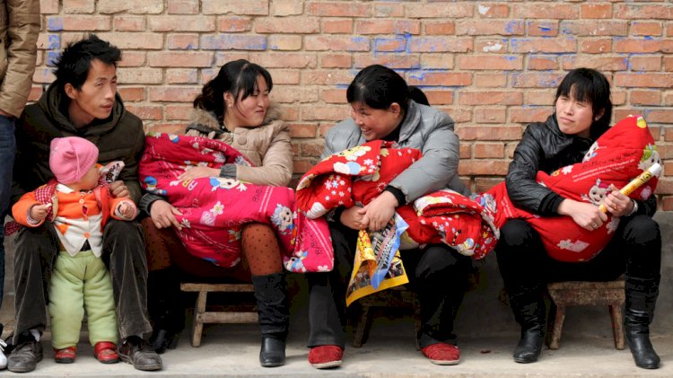 Партия дала «добро»: Семьям в Китае разрешили иметь троих детей