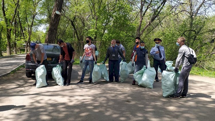 Как принудительный труд помогает очищать городские свалки