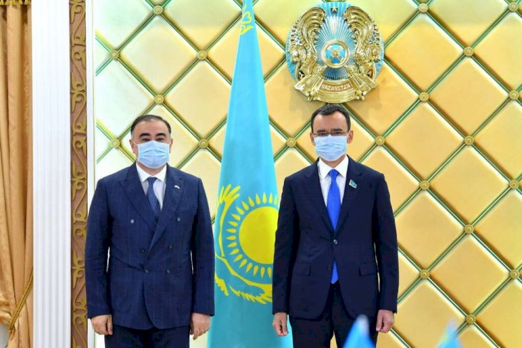 Маулен Ашимбаев принял посла Азербайджана в РК