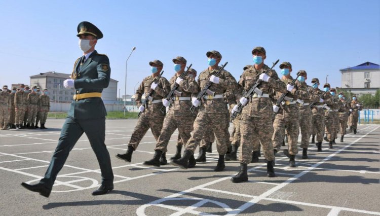 Увольнение военнослужащих срочной службы в запас началось позднее обычного