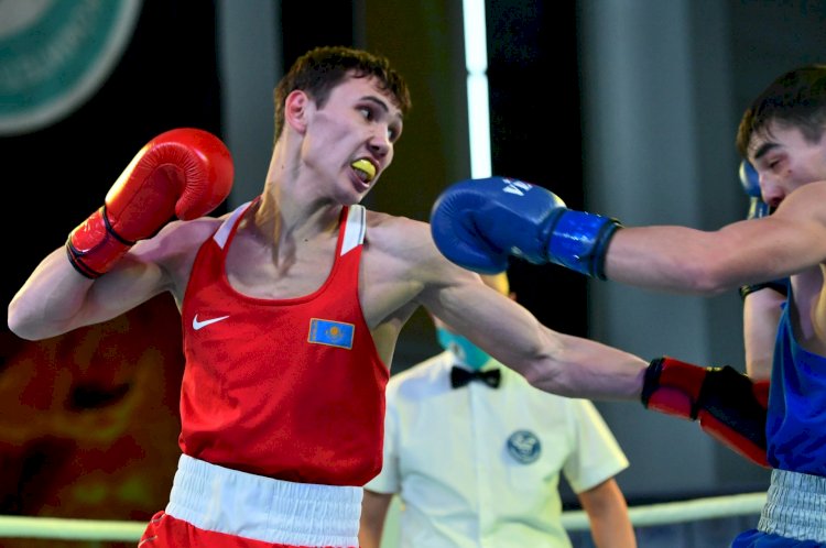 С победы начал казахстанский боксер свое выступление на Олимпиаде-2020