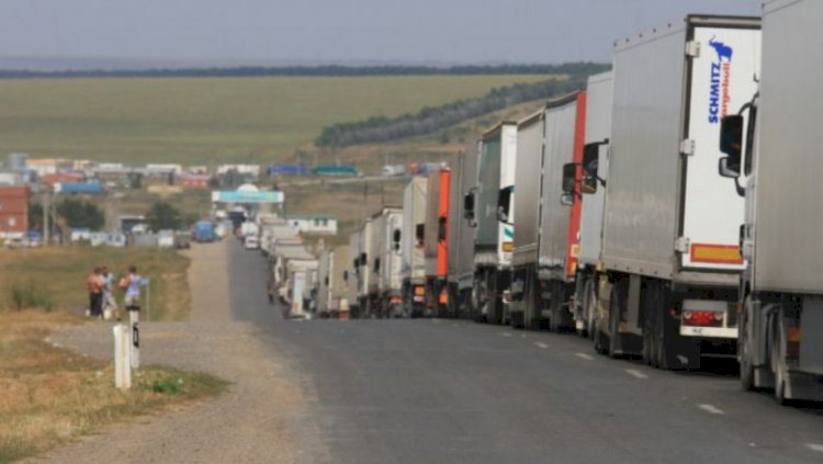 На пограничных переходах Казахстана увеличилось количество застрявшего транспорта