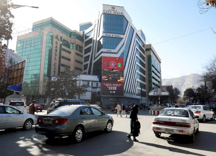Талибы заявили об открытии афганских банков