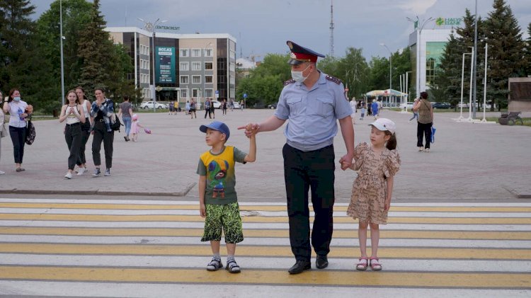 Полицейские напомнили школьникам Алматы о важности безопасного поведения на дорогах