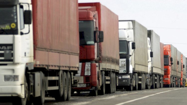 Около 270 грузовиков стоят в очередях на погранпереходах Казахстана