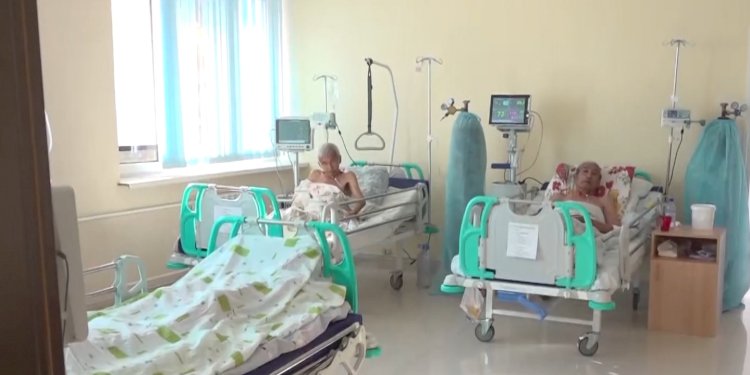 В стационарах Алматы с диагнозом КВИ находятся 834 человека