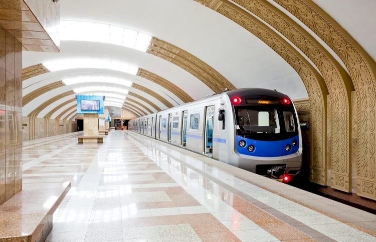 В метро Алматы сократили интервал движения поездов