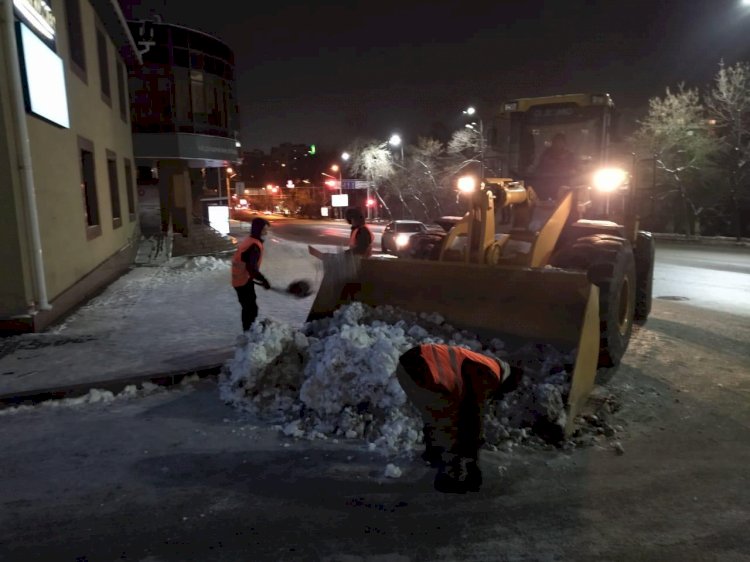 Более 2200 кубометров снега вывезли из Алматы