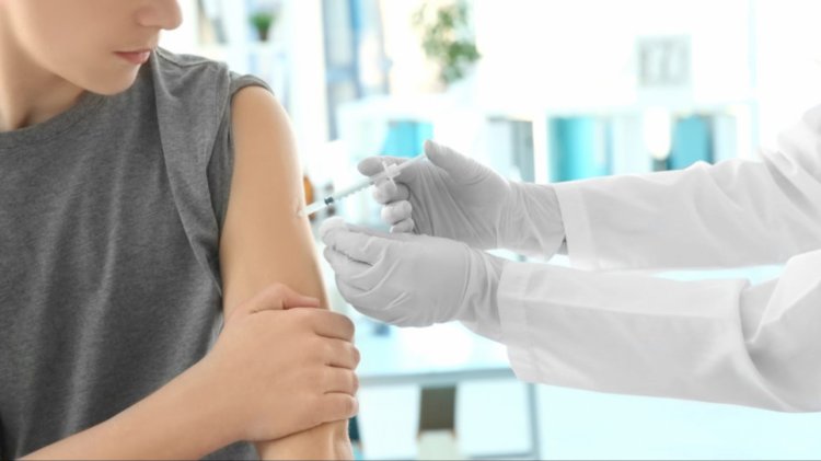 Алмаз Шарман: исследования показали – вакцинация детей безопасна и эффективна