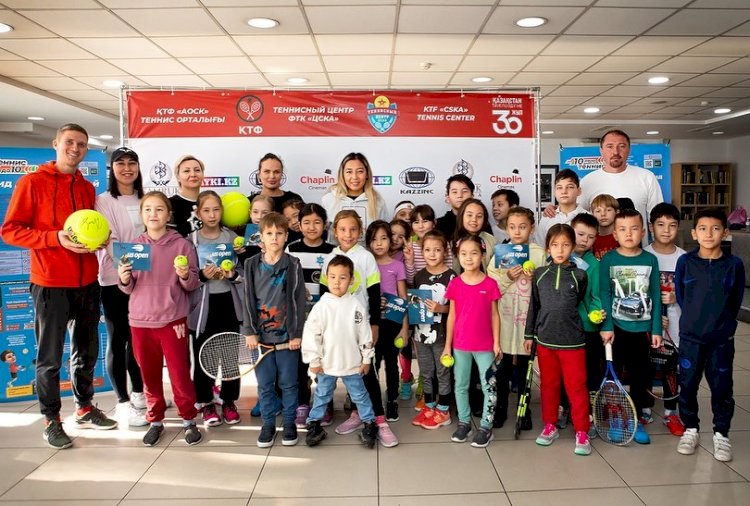 Зарина Дияс встретилась с юными теннисистами в Алматы