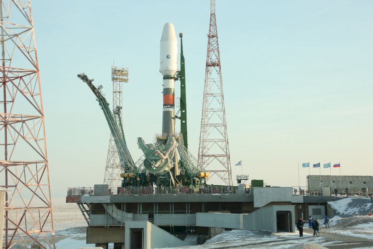 Ракета-носитель «Союз-2.1б» установлена на стартовой площадке Байконура
