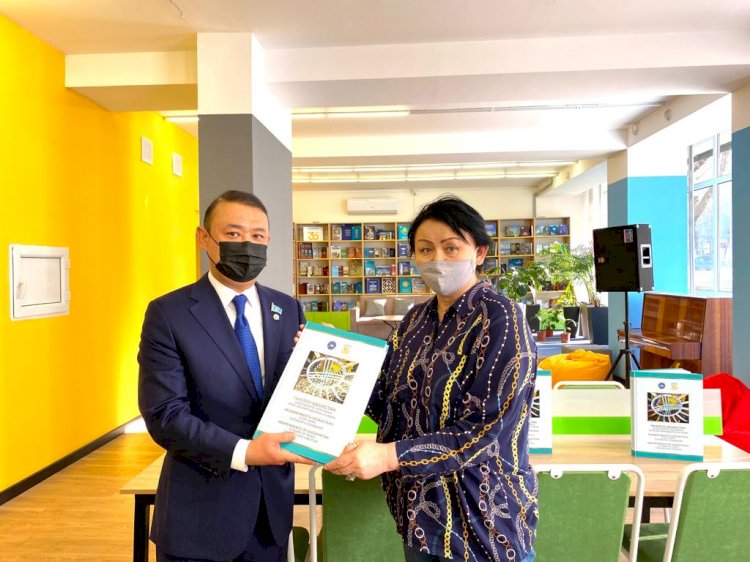 Особый подарок: библиотеки Алматы пополнились новыми книгами