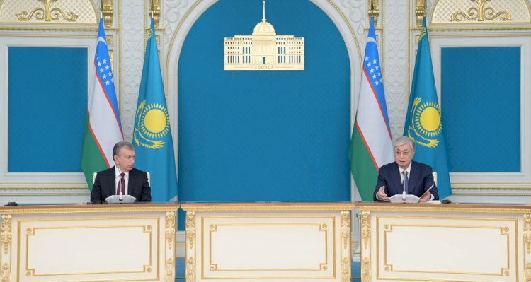Президенты Казахстана и Узбекистана провели совместный брифинг для СМИ