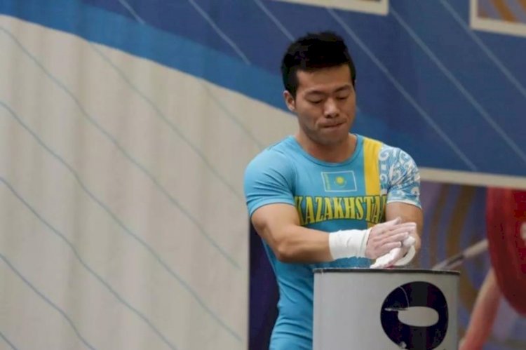 Казахстанский тяжелоатлет завоевал золото на чемпионате мира