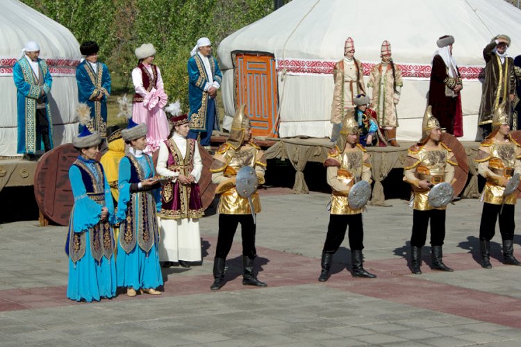 Где больше всего живет казахстанцев по имени Казахстан