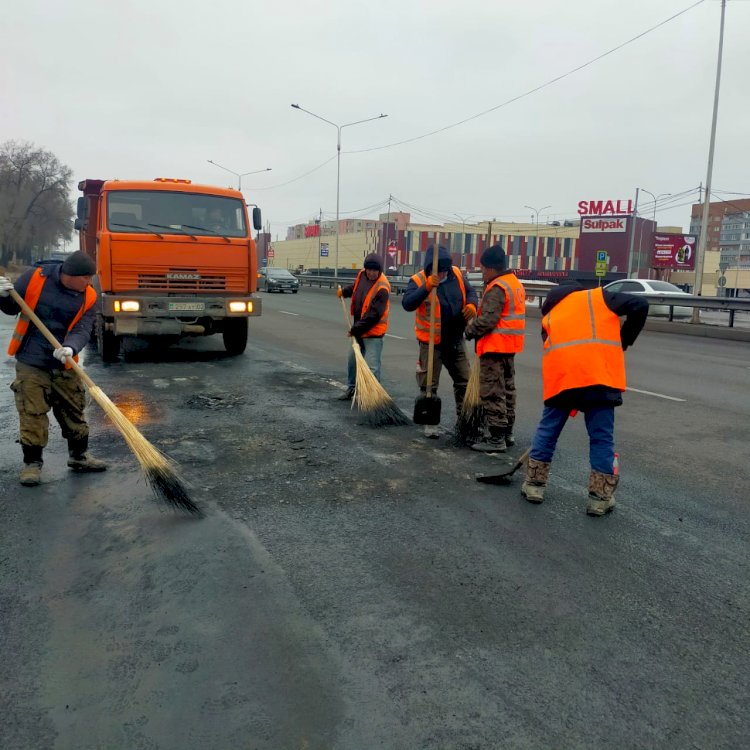 Как коммунальные службы расчищали Алматы