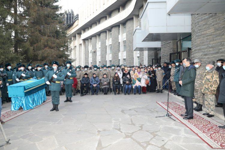 Бакытжан Сагинтаев выразил соболезнования семье погибшего подполковника Хаирова