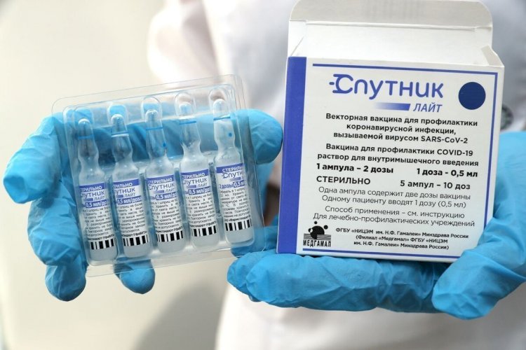 В Казахстан доставили 150 тысяч доз вакцины «Спутник Лайт»