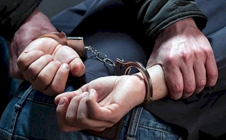 Двух вооруженных мужчин задержали в центре Алматы