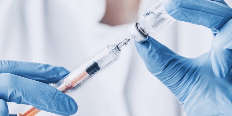 Более 482 тысяч казахстанцев уже получили вакцину Pfizer