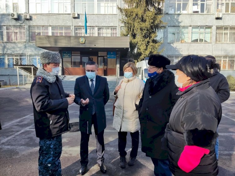 Депутаты маслихата Алматы посетили ДВД
