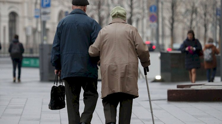 Пенсионеров-долгожителей Казахстана пугают штрафами в соцсетях