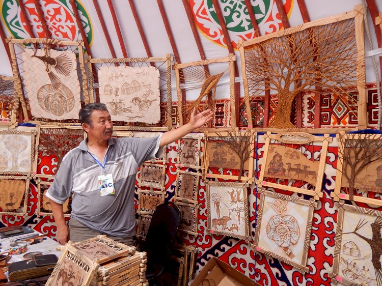 Кожа да кости: ремесленник Рыстан Сейфулла создает уникальные вещи кочевников